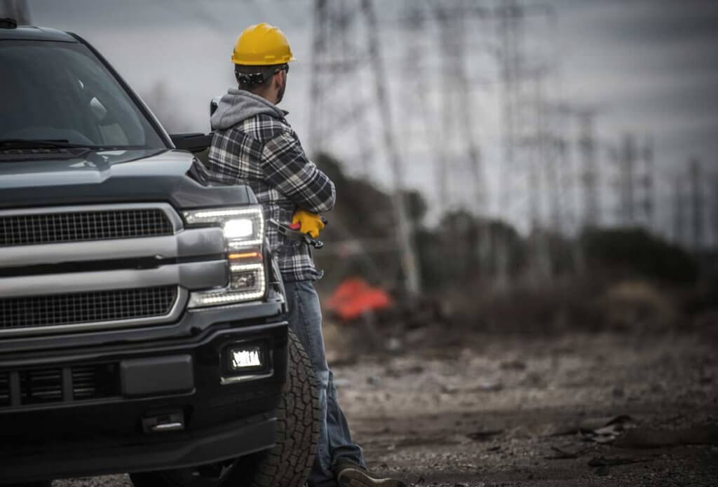 fuel-dielvery-job-site-contractor-field-work-job-P9JBY2F - Fuel Logic diesel delivery